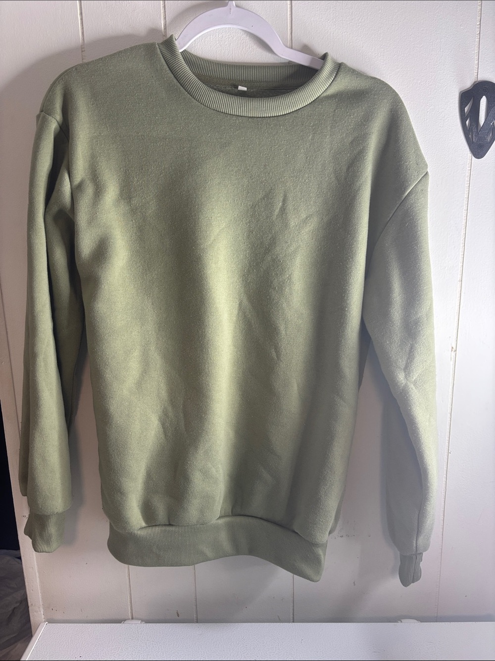 527 - Crewneck Sweater in Olive Green